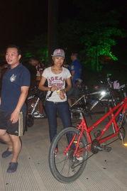 机场吃瓜事件,一场意外的美食争议